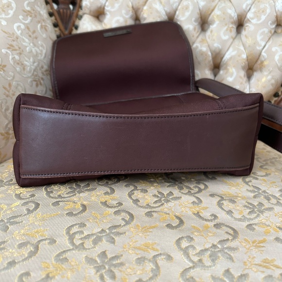 RARE! Vintage Coach Chocolate Crossbody - Picture 6 of 11